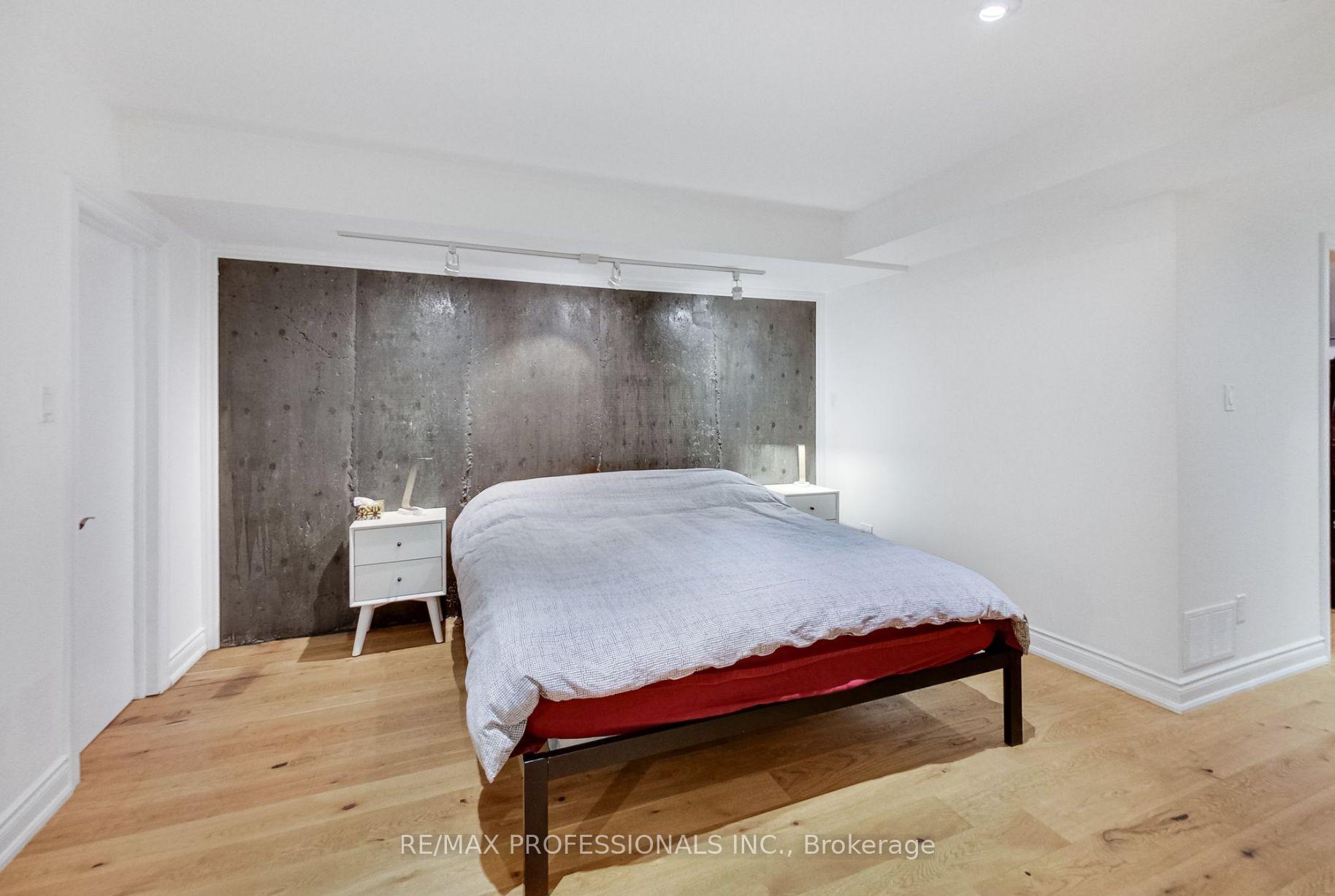 Photo 8 of Unit Main & Lower, 141 Claremont Street E, Toronto, Trinity-Bellwoods — HOMEH