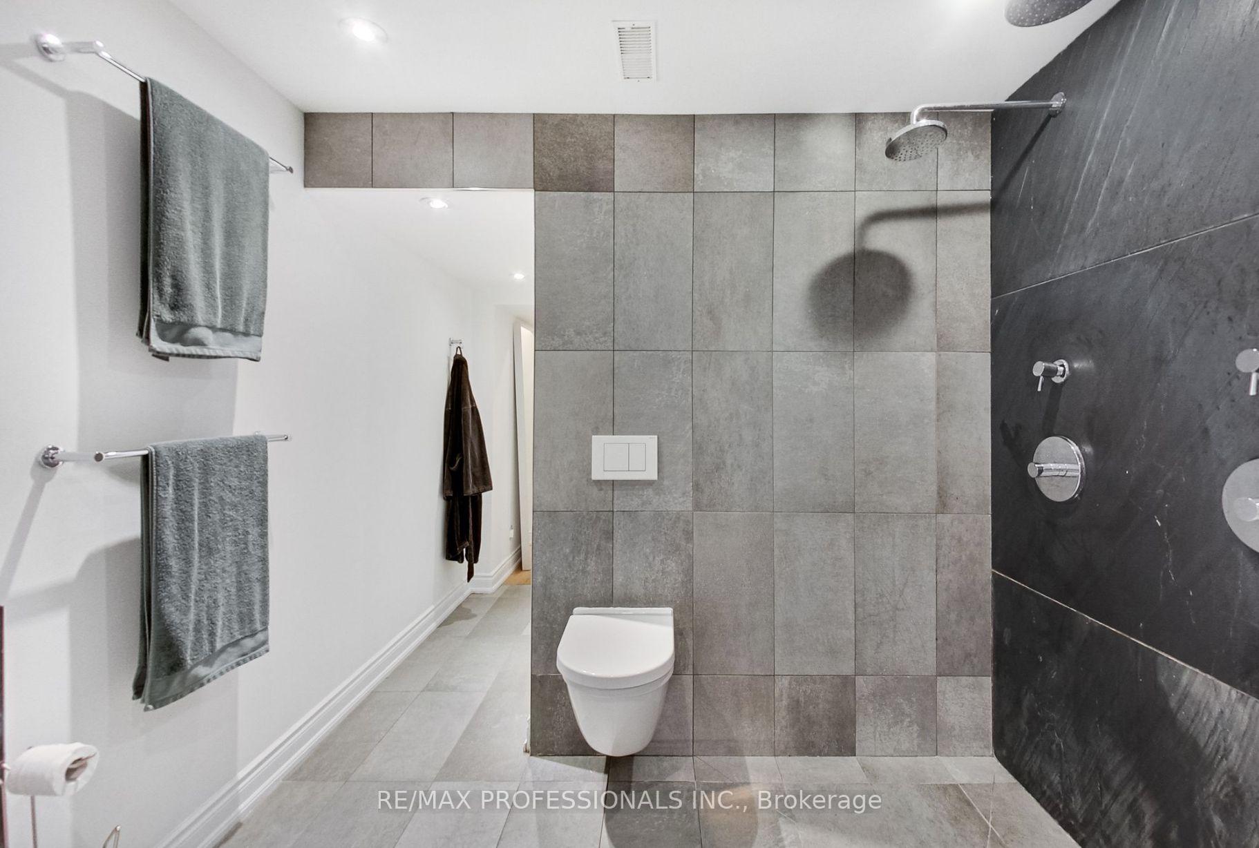 Photo 13 of Unit Main & Lower, 141 Claremont Street E, Toronto, Trinity-Bellwoods — HOMEH