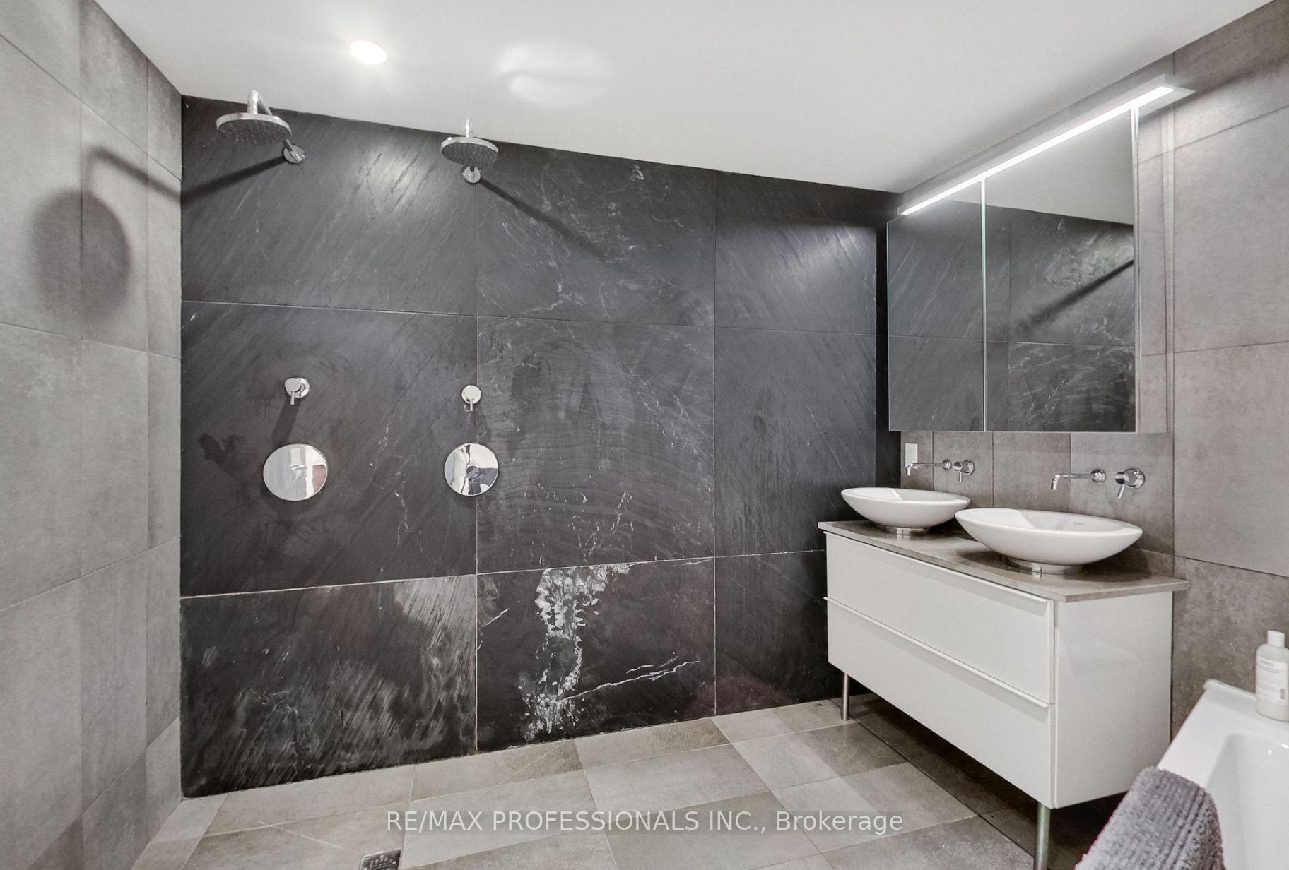 Photo 14 of Unit Main & Lower, 141 Claremont Street E, Toronto, Trinity-Bellwoods — HOMEH