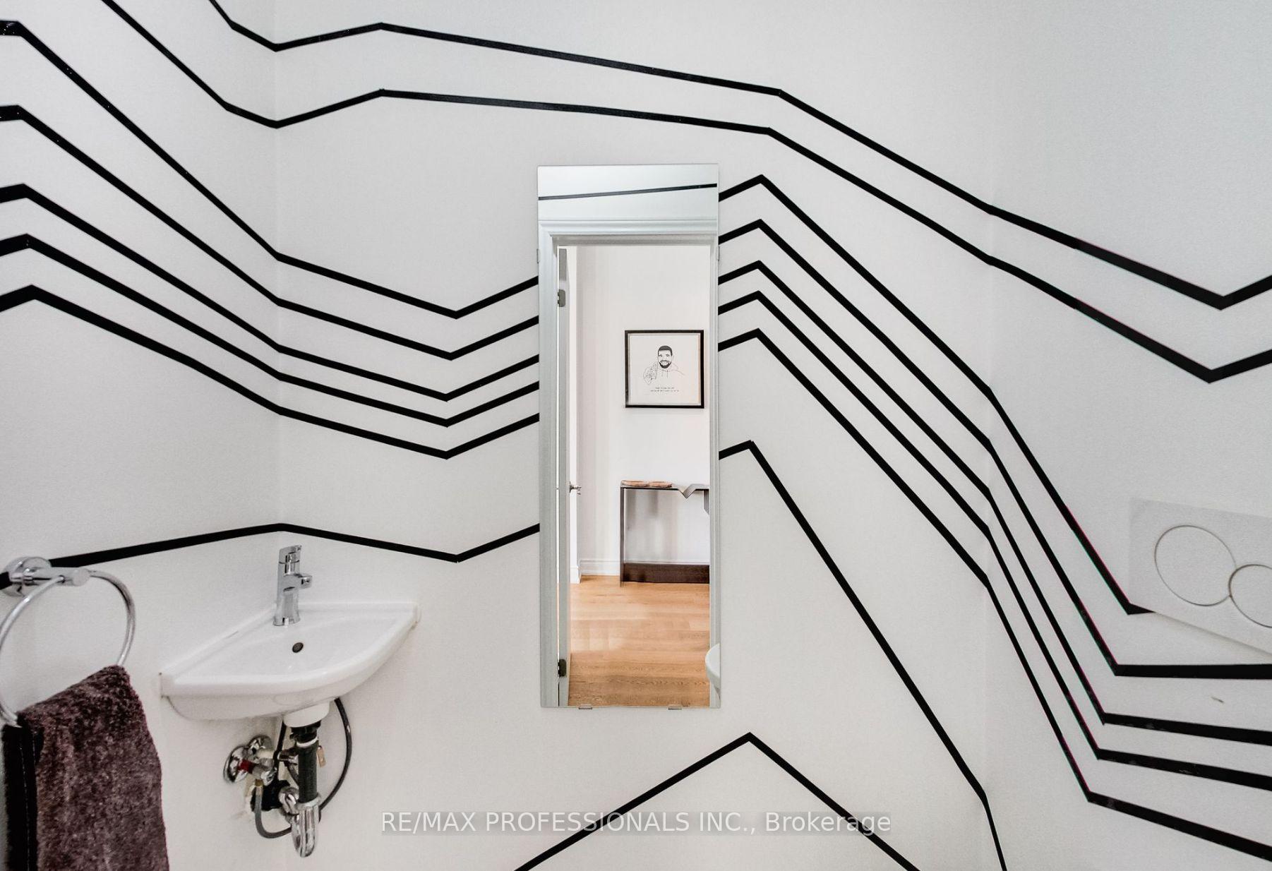 Photo 16 of Unit Main & Lower, 141 Claremont Street E, Toronto, Trinity-Bellwoods — HOMEH