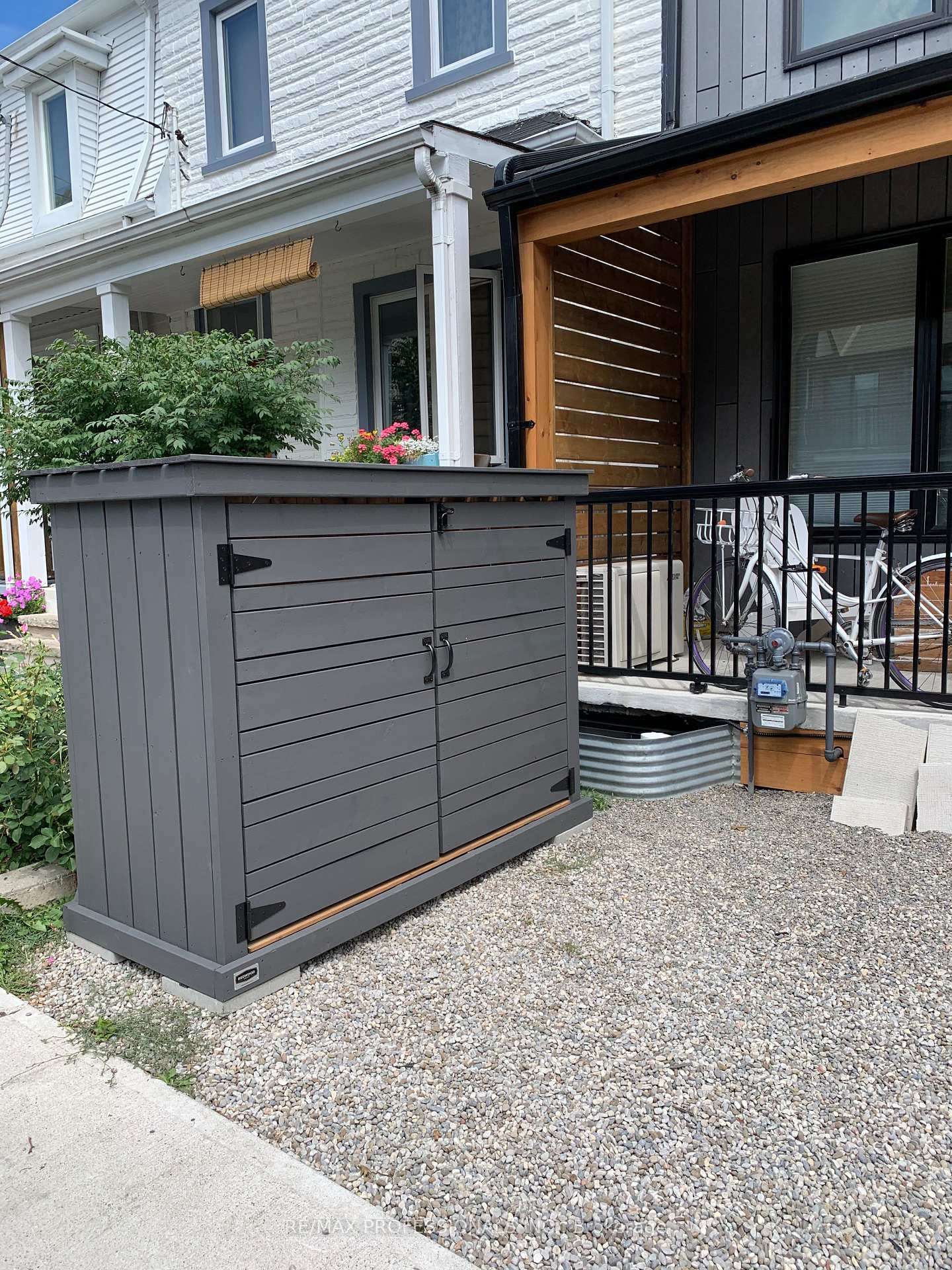 Photo 22 of Unit Main & Lower, 141 Claremont Street E, Toronto, Trinity-Bellwoods — HOMEH