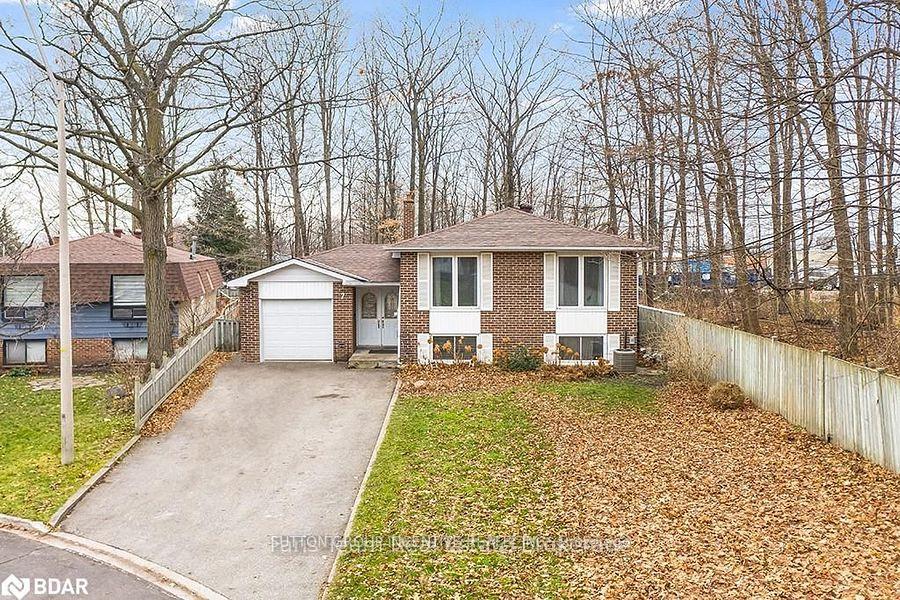 Photo 1 of Unit upper unit, 7 Rosedale Place, Barrie, Cundles East — HOMEH