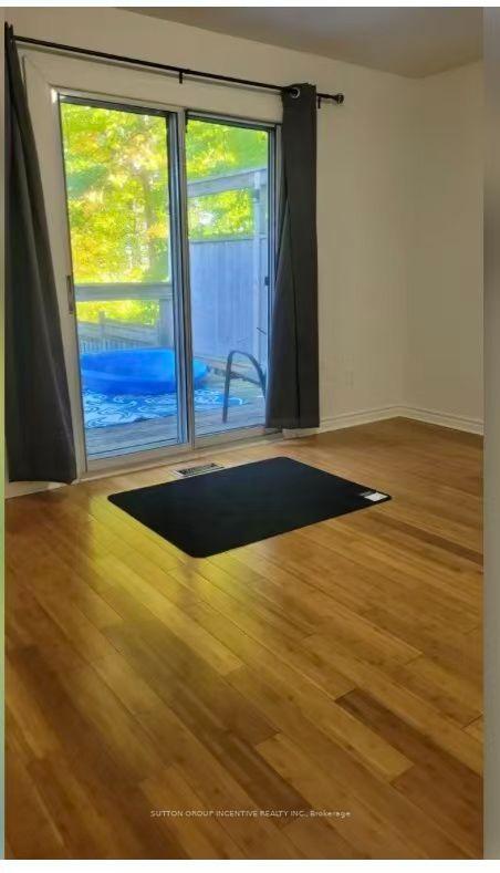 Photo 7 of Unit upper unit, 7 Rosedale Place, Barrie, Cundles East — HOMEH