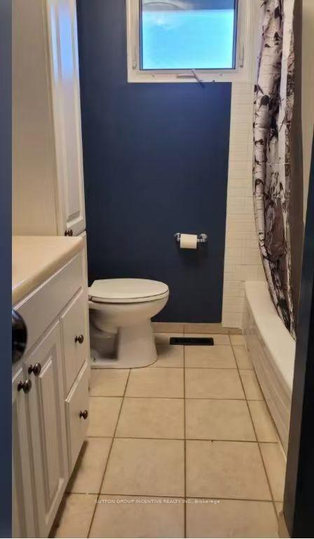 Photo 8 of Unit upper unit, 7 Rosedale Place, Barrie, Cundles East — HOMEH