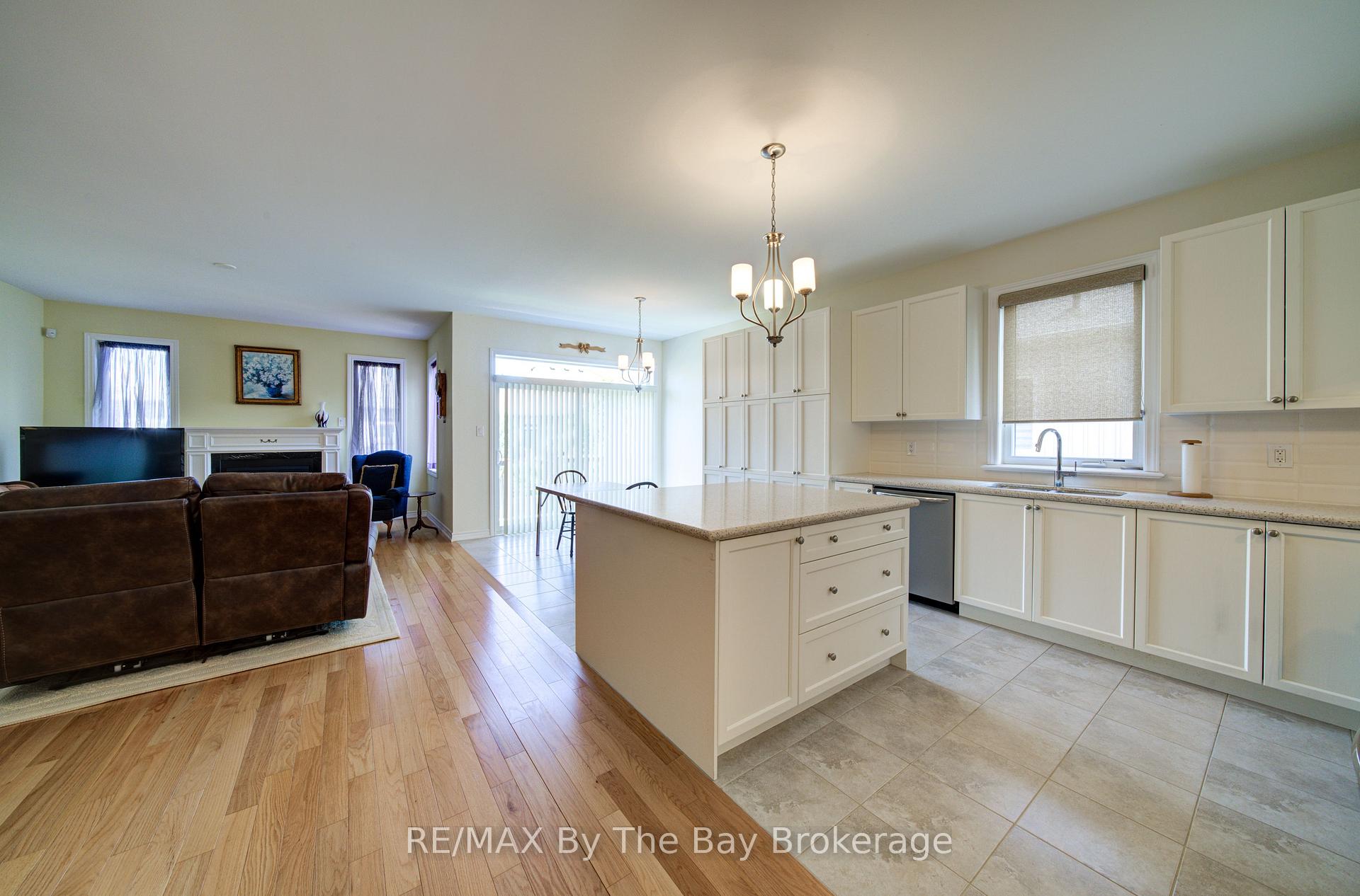 Photo 9 of 30 Allegra Drive, Wasaga Beach — HOMEH