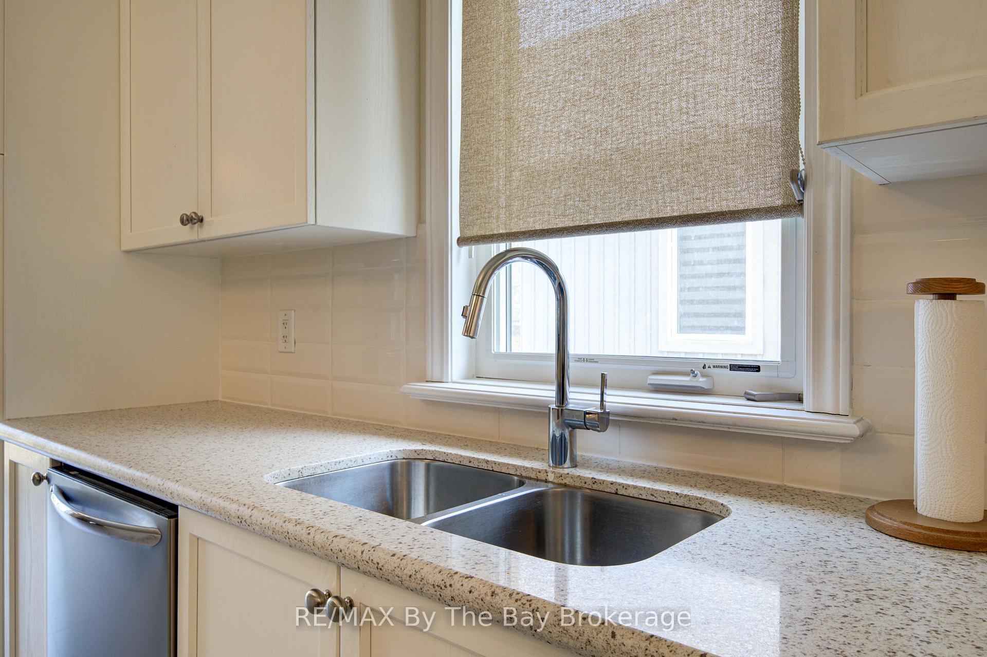Photo 12 of 30 Allegra Drive, Wasaga Beach — HOMEH