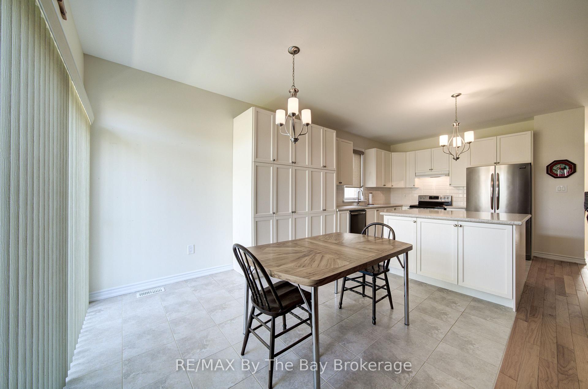 Photo 15 of 30 Allegra Drive, Wasaga Beach — HOMEH