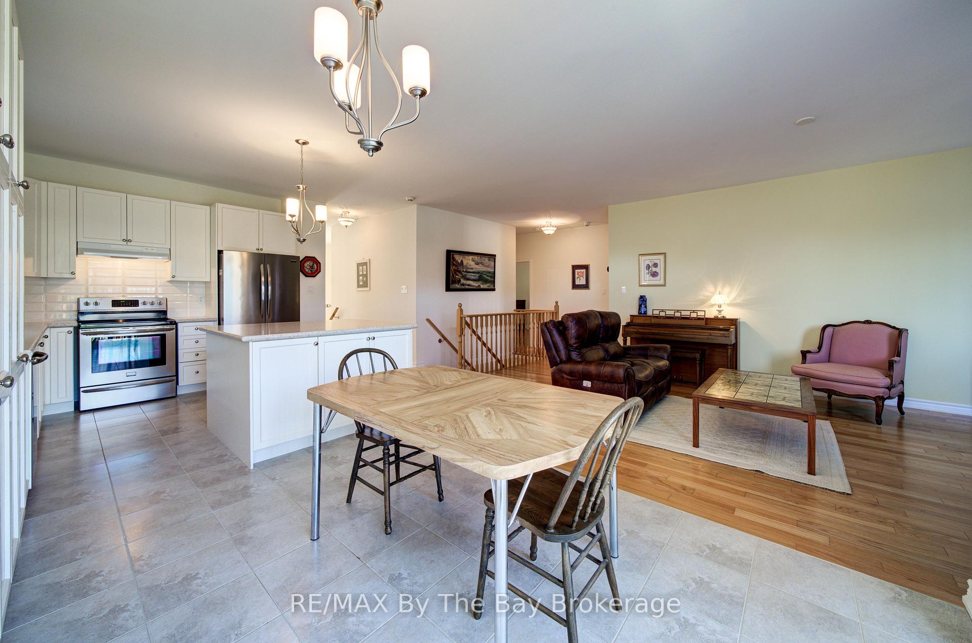Photo 16 of 30 Allegra Drive, Wasaga Beach — HOMEH
