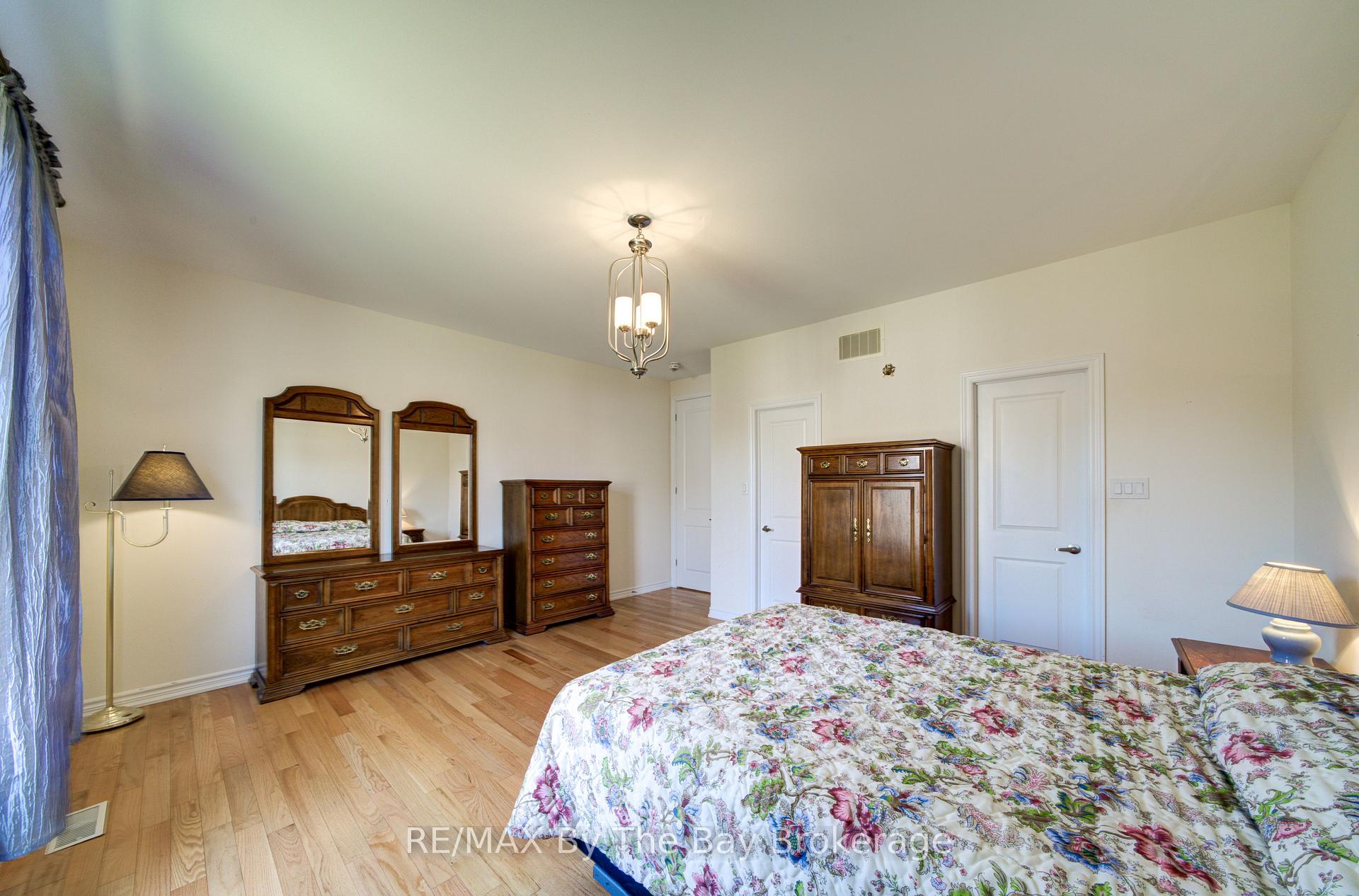 Photo 21 of 30 Allegra Drive, Wasaga Beach — HOMEH