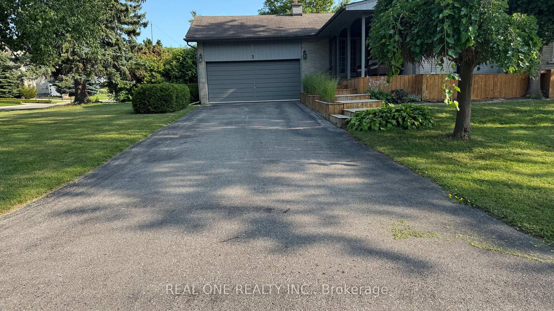 Photo 3 of 1 Silkstone Gate, Richmond Hill, South Richvale — HOMEH