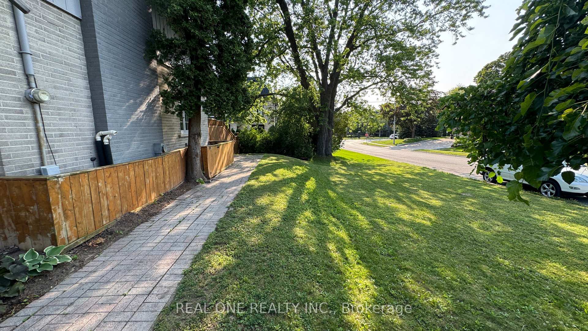 Photo 13 of 1 Silkstone Gate, Richmond Hill, South Richvale — HOMEH