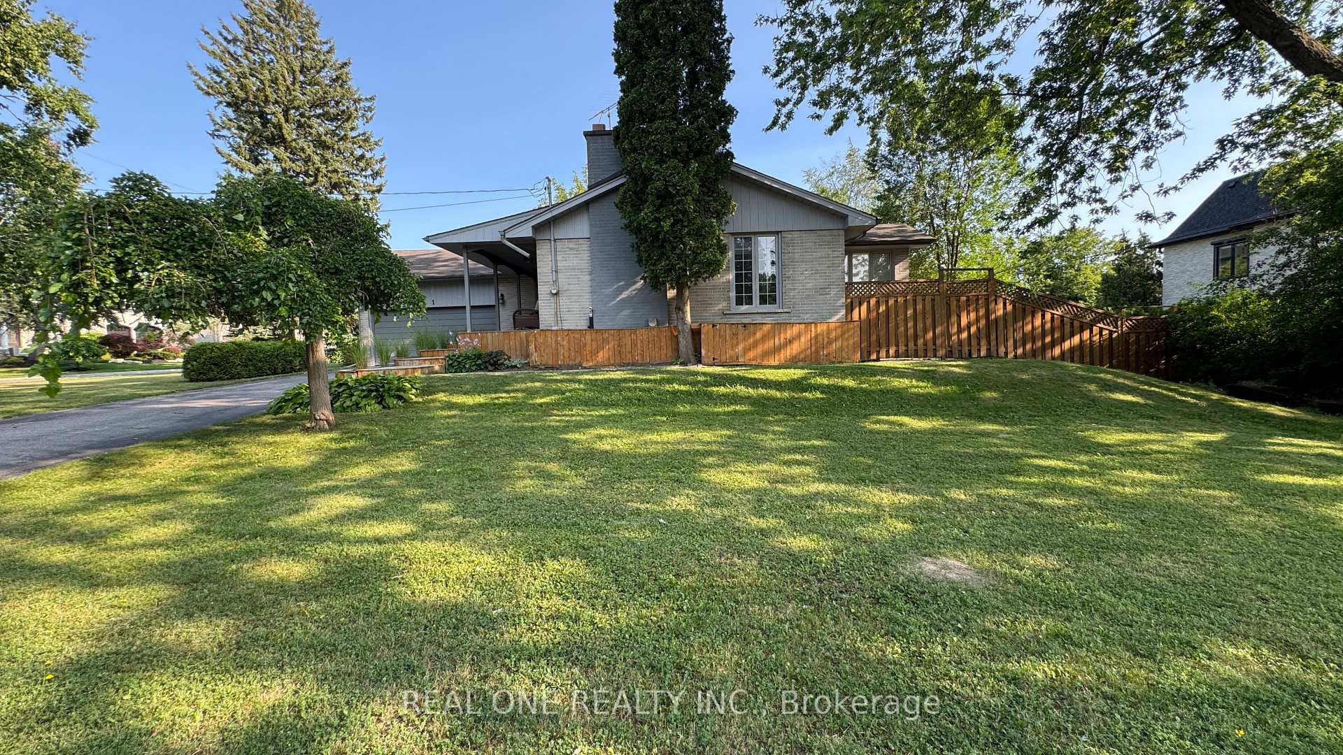 Photo 16 of 1 Silkstone Gate, Richmond Hill, South Richvale — HOMEH