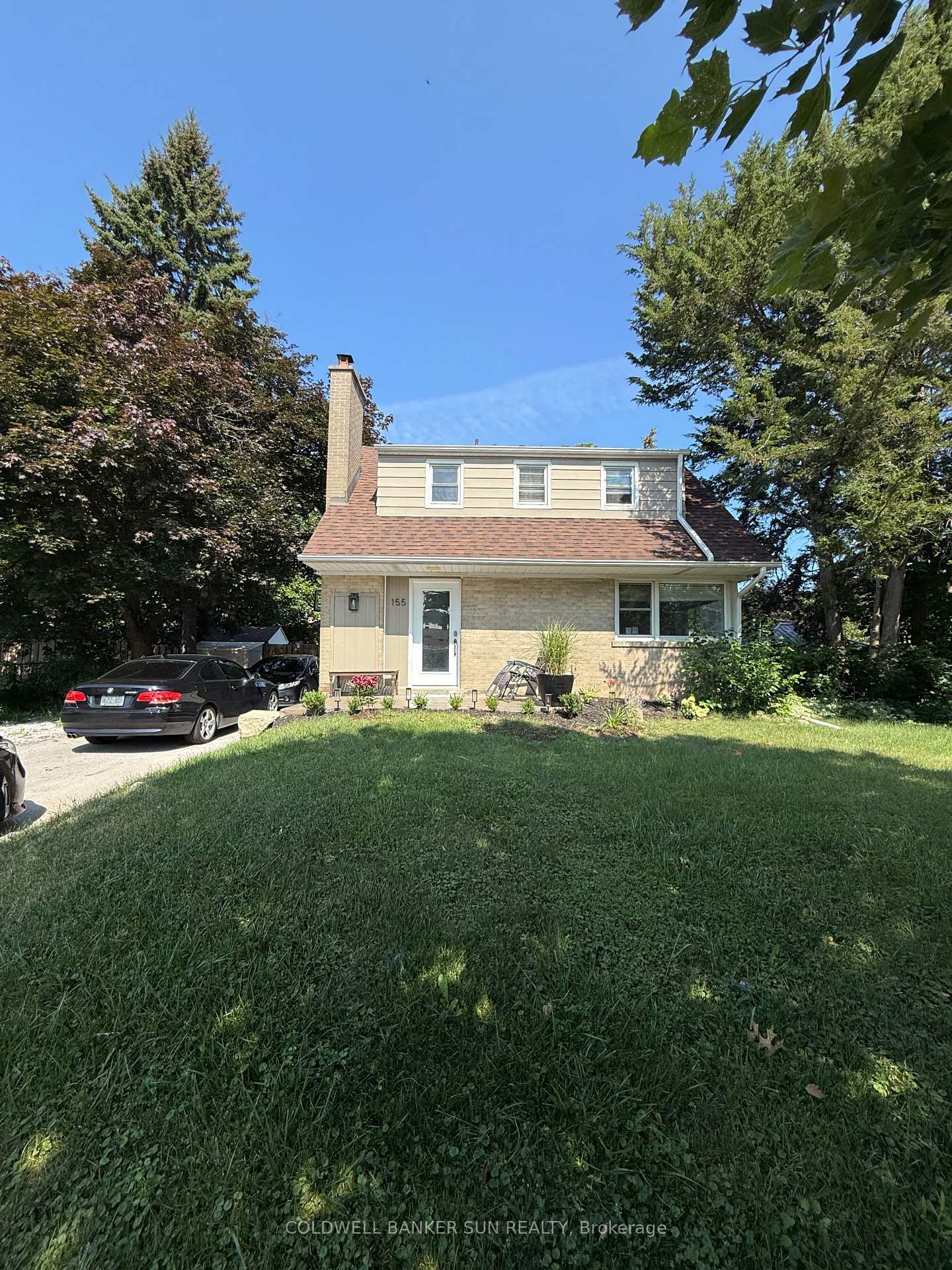 Front of Unit lower, 155 heslop Street