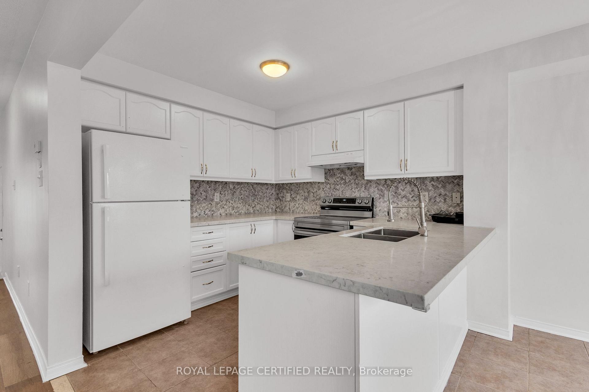 Photo 8 of 114 Botavia Downs Drive, Brampton, Fletcher's Meadow — HOMEH