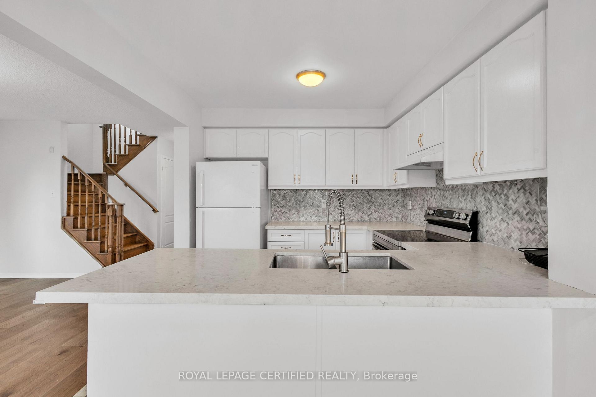 Photo 9 of 114 Botavia Downs Drive, Brampton, Fletcher's Meadow — HOMEH