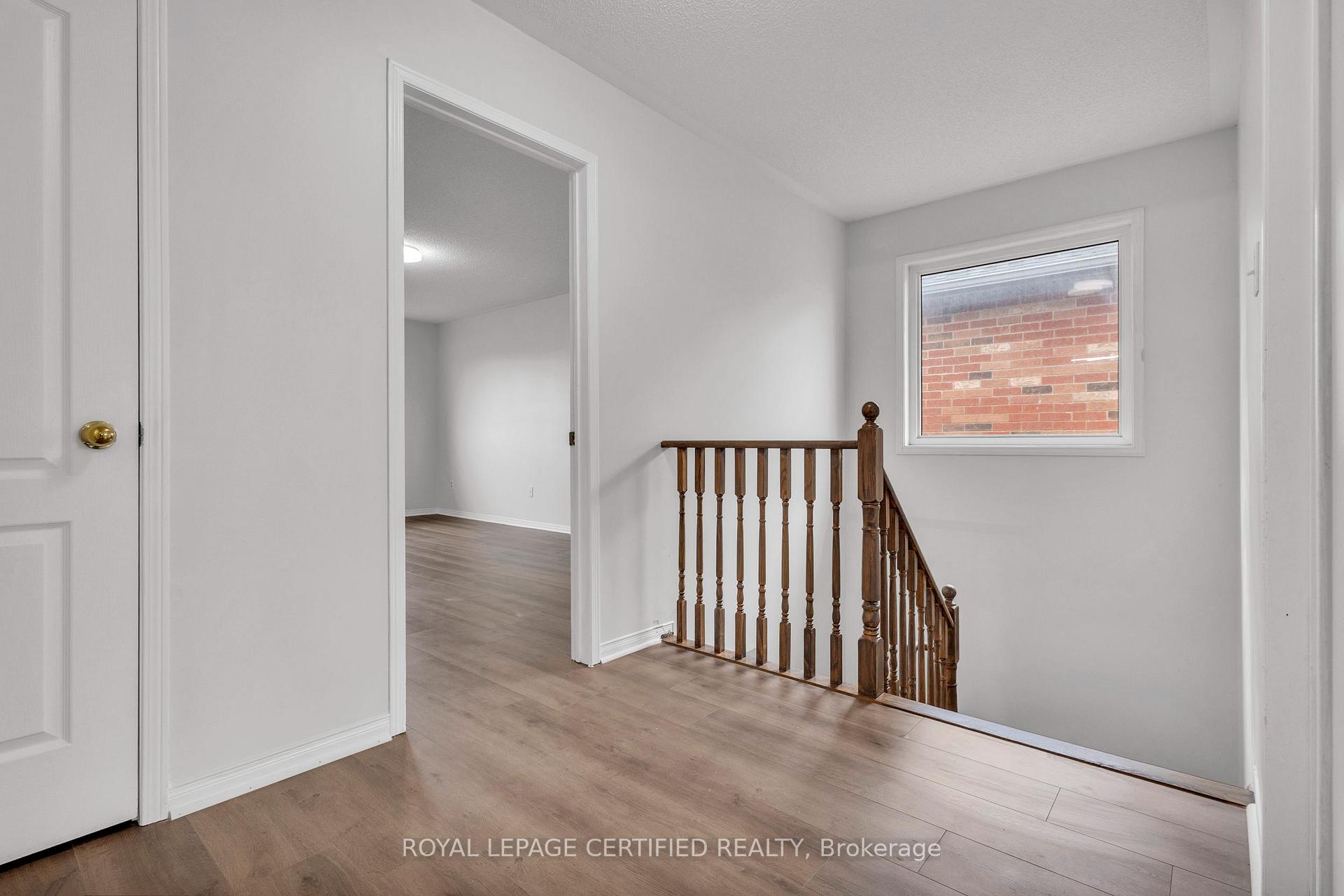 Photo 12 of 114 Botavia Downs Drive, Brampton, Fletcher's Meadow — HOMEH