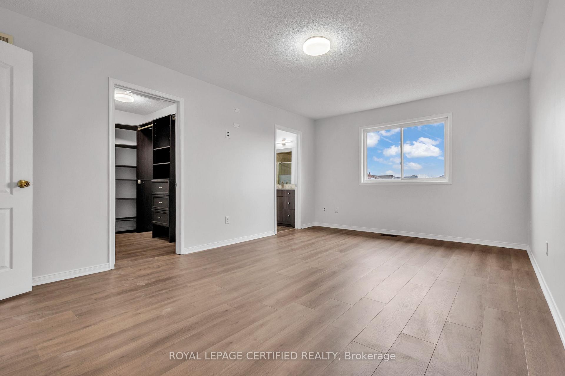 Photo 14 of 114 Botavia Downs Drive, Brampton, Fletcher's Meadow — HOMEH