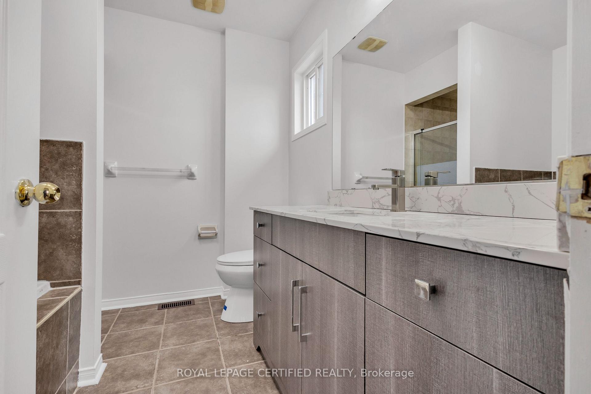 Photo 15 of 114 Botavia Downs Drive, Brampton, Fletcher's Meadow — HOMEH