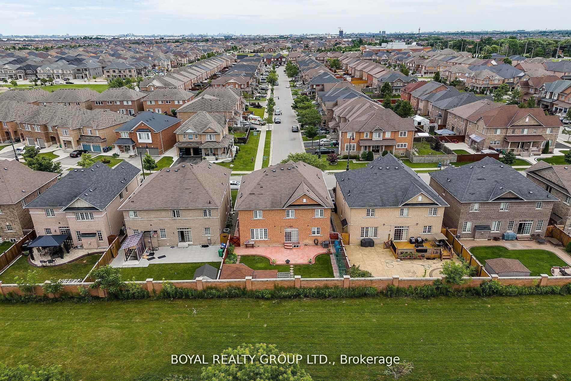 Photo 3 of 80 Sleightholme Crescent, Brampton, Bram East — HOMEH