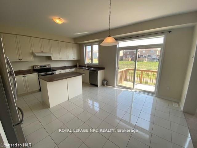 Photo 13 of 7801 Sassafras Trail, Niagara Falls, Brown — HOMEH