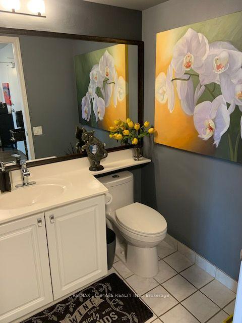 Photo 3 of Unit 808, 8 Covington Road, Toronto, Englemount-Lawrence — HOMEH