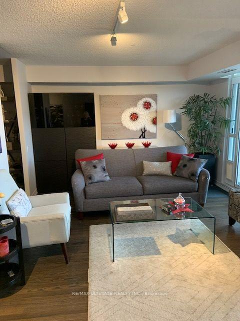 Photo 10 of Unit 808, 8 Covington Road, Toronto, Englemount-Lawrence — HOMEH