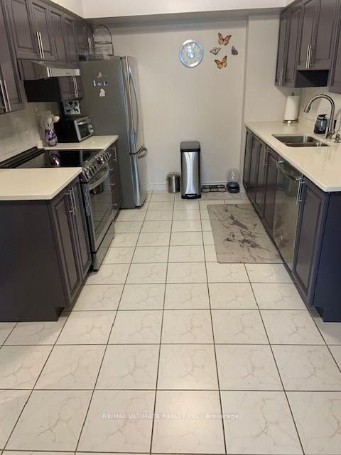 Photo 36 of Unit 808, 8 Covington Road, Toronto, Englemount-Lawrence — HOMEH