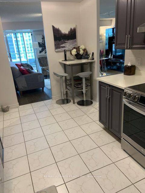 Photo 38 of Unit 808, 8 Covington Road, Toronto, Englemount-Lawrence — HOMEH