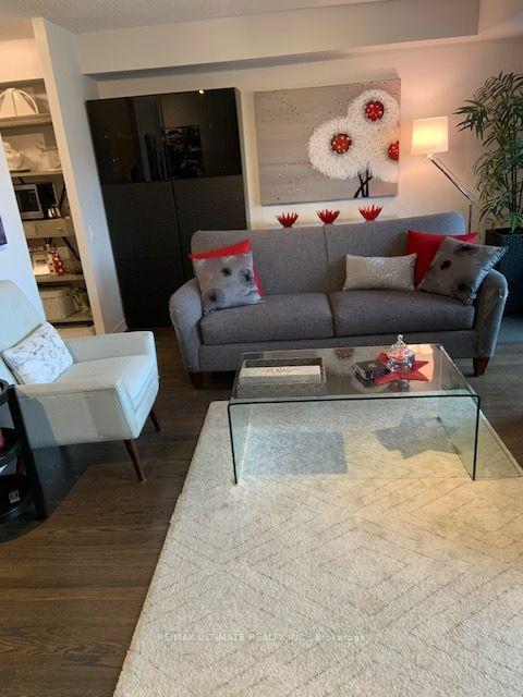 Photo 12 of Unit 808, 8 Covington Road, Toronto, Englemount-Lawrence — HOMEH