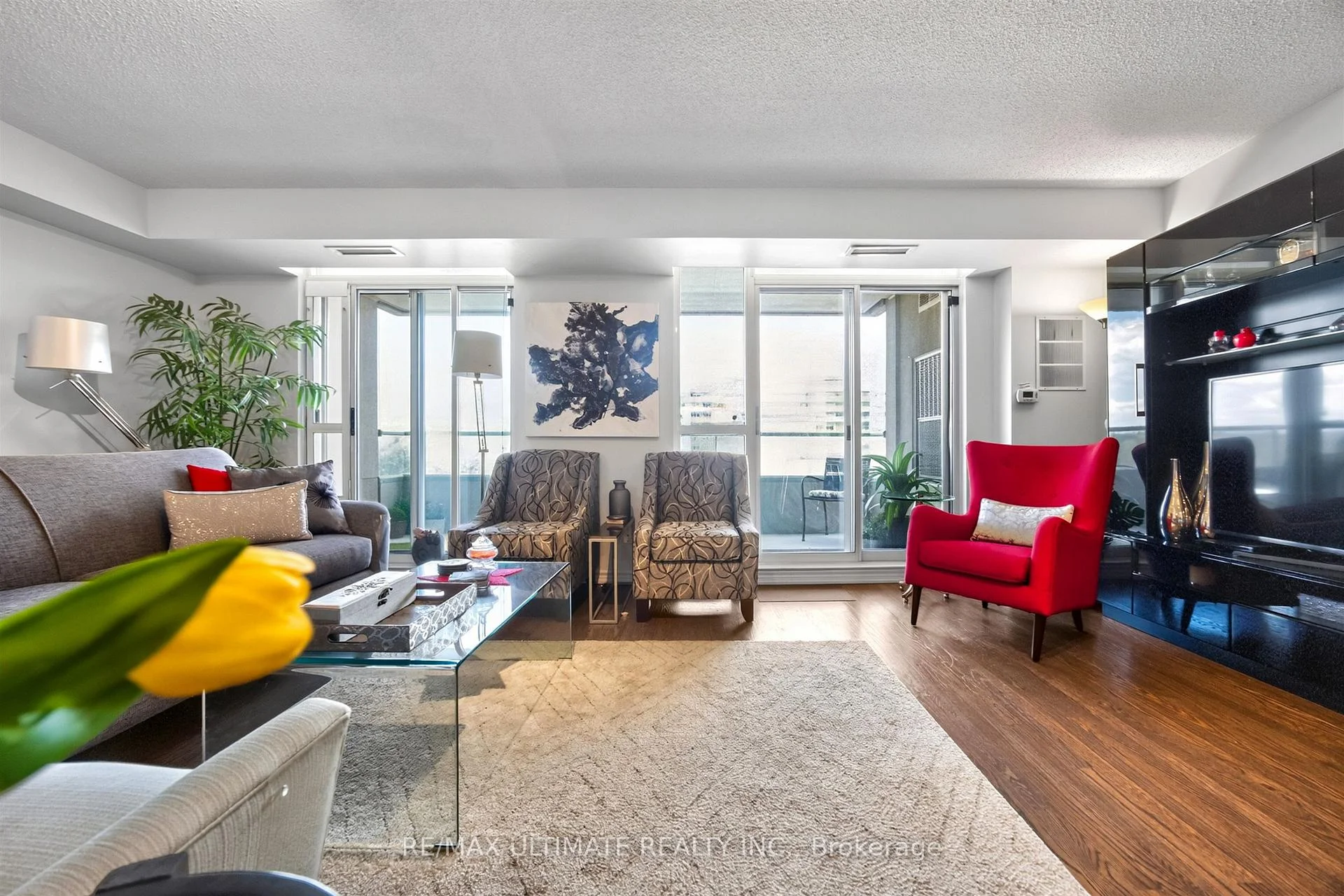 Photo 9 of Unit 808, 8 Covington Road, Toronto, Englemount-Lawrence — HOMEH