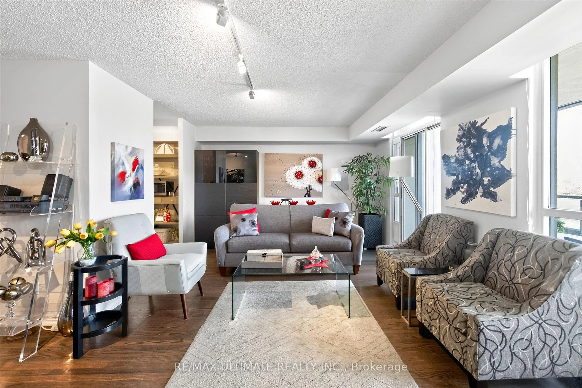 Photo 11 of Unit 808, 8 Covington Road, Toronto, Englemount-Lawrence — HOMEH