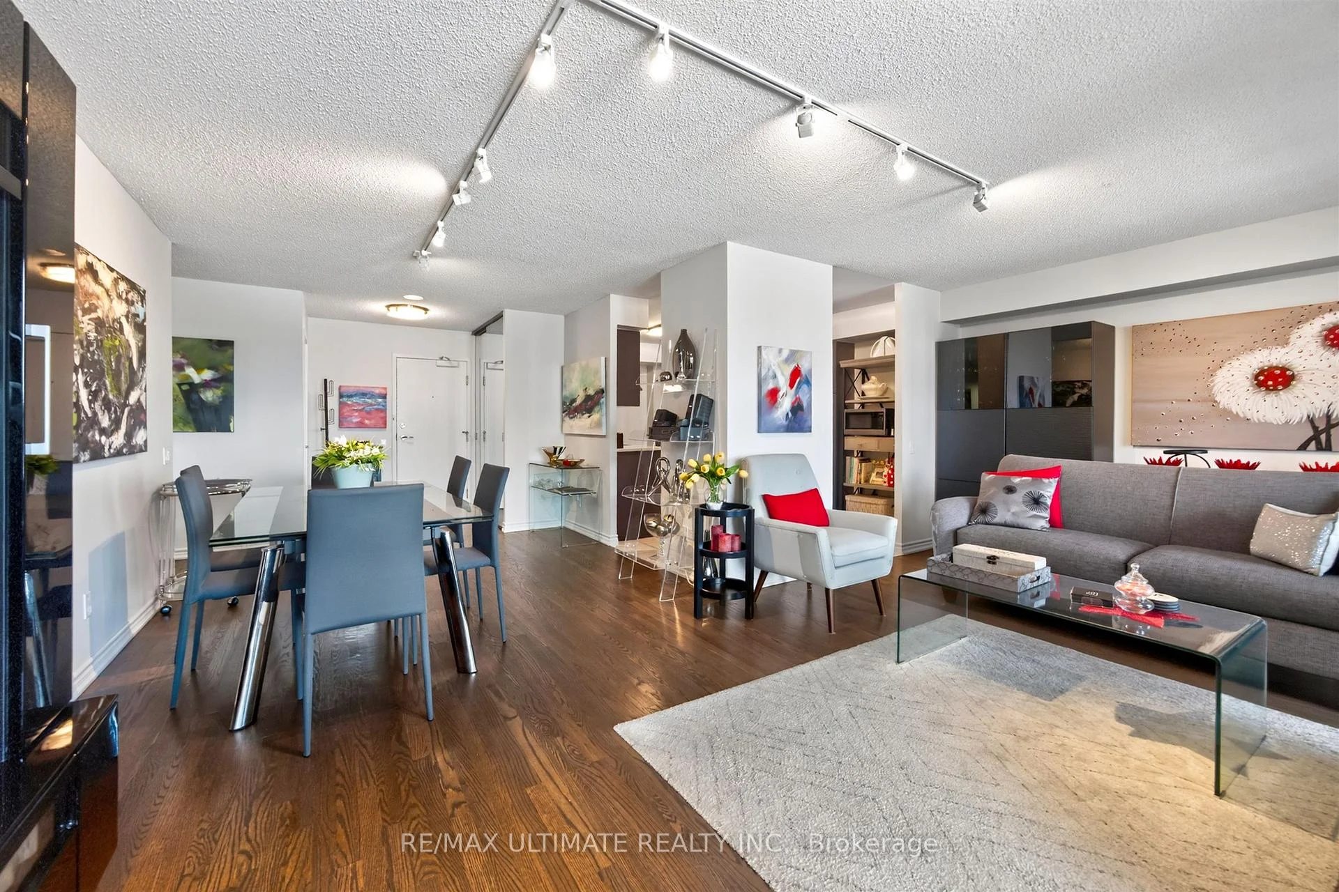 Photo 13 of Unit 808, 8 Covington Road, Toronto, Englemount-Lawrence — HOMEH