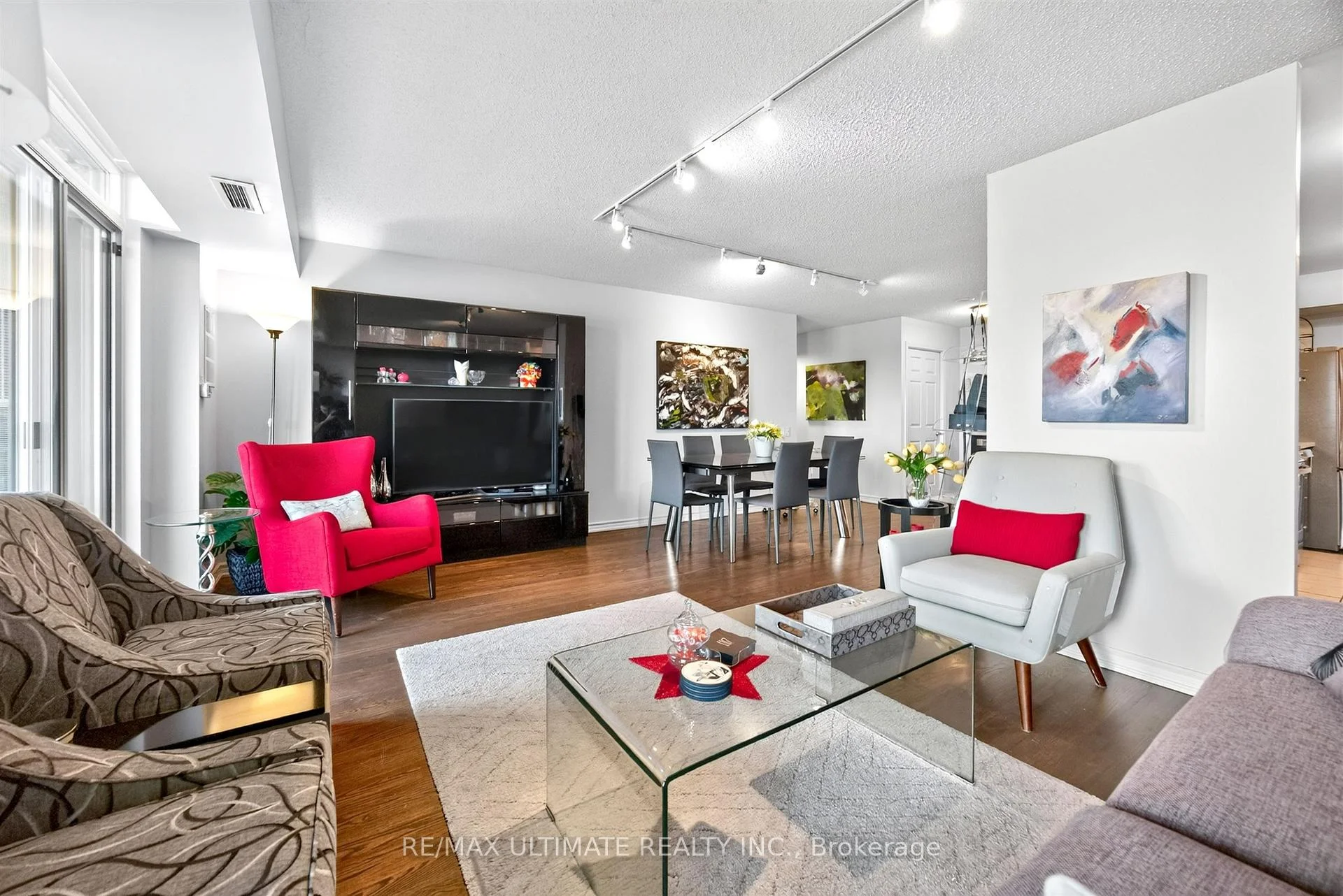 Photo 15 of Unit 808, 8 Covington Road, Toronto, Englemount-Lawrence — HOMEH
