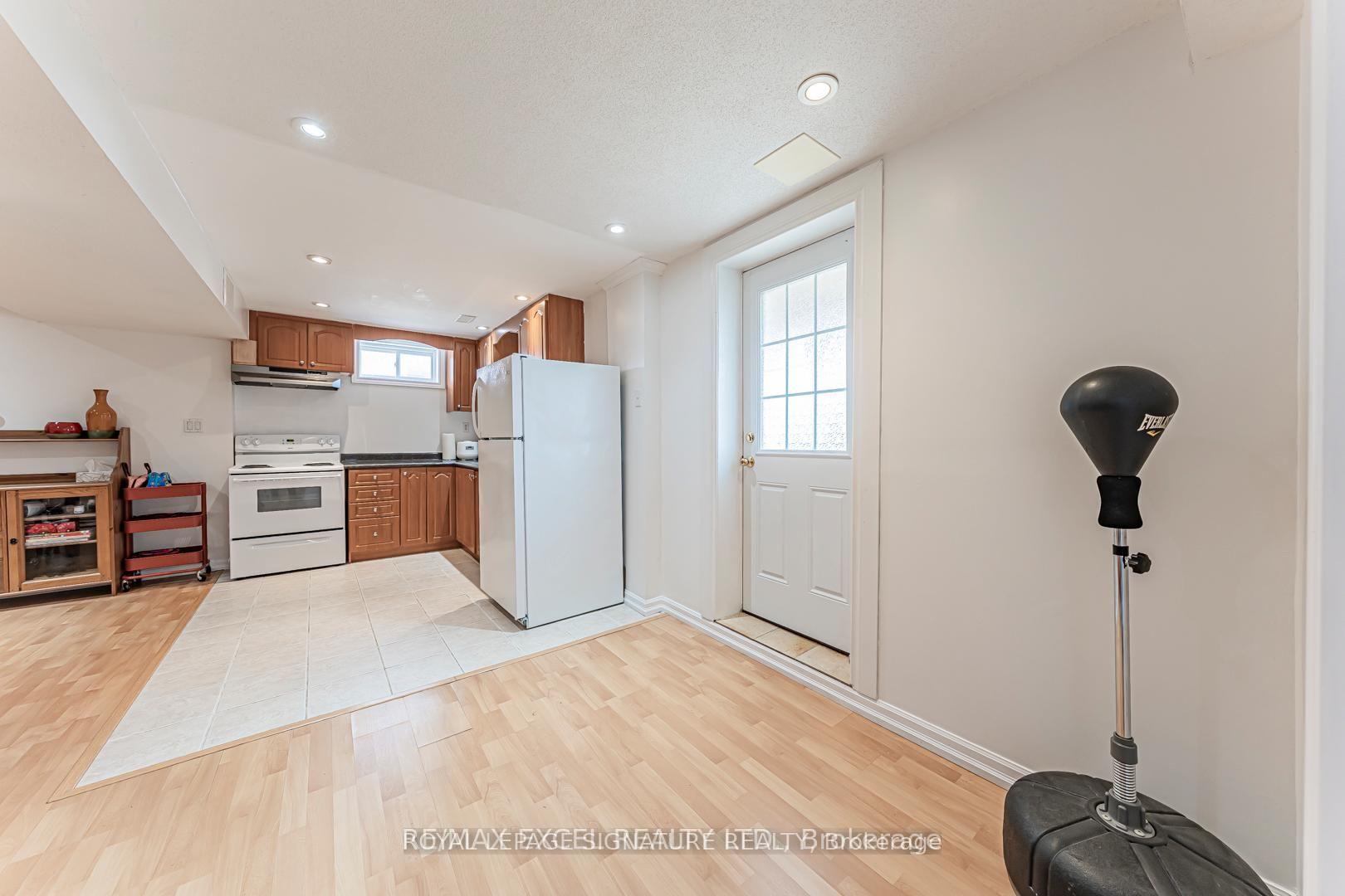 Photo 9 of Unit Bsmt, 65 Falling River Drive, Richmond Hill, Devonsleigh — HOMEH