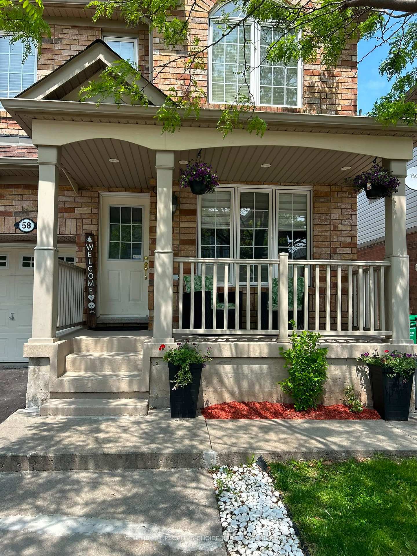 Photo 4 of 58 Ponymeadow Way, Brampton, Credit Valley — HOMEH