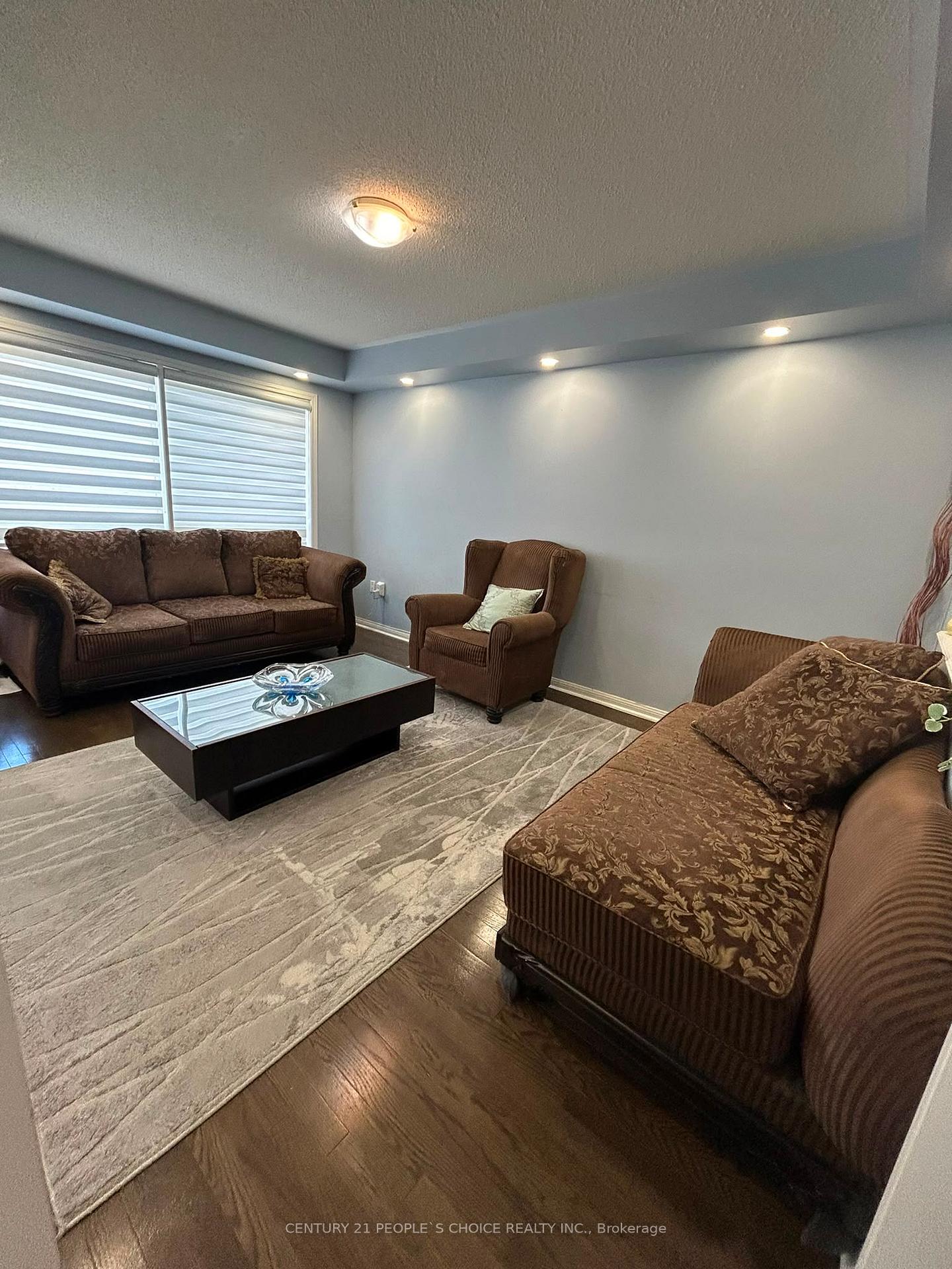 Photo 9 of 58 Ponymeadow Way, Brampton, Credit Valley — HOMEH