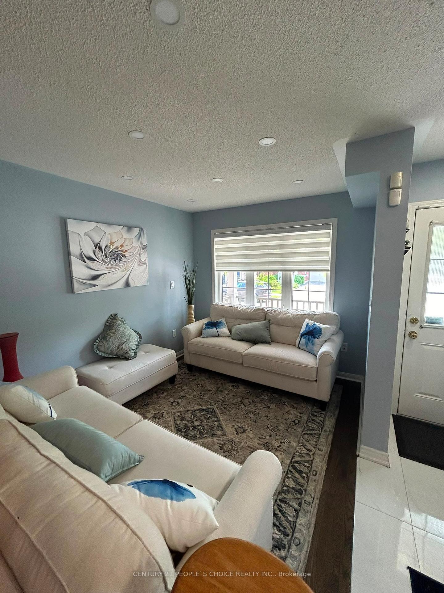 Photo 14 of 58 Ponymeadow Way, Brampton, Credit Valley — HOMEH