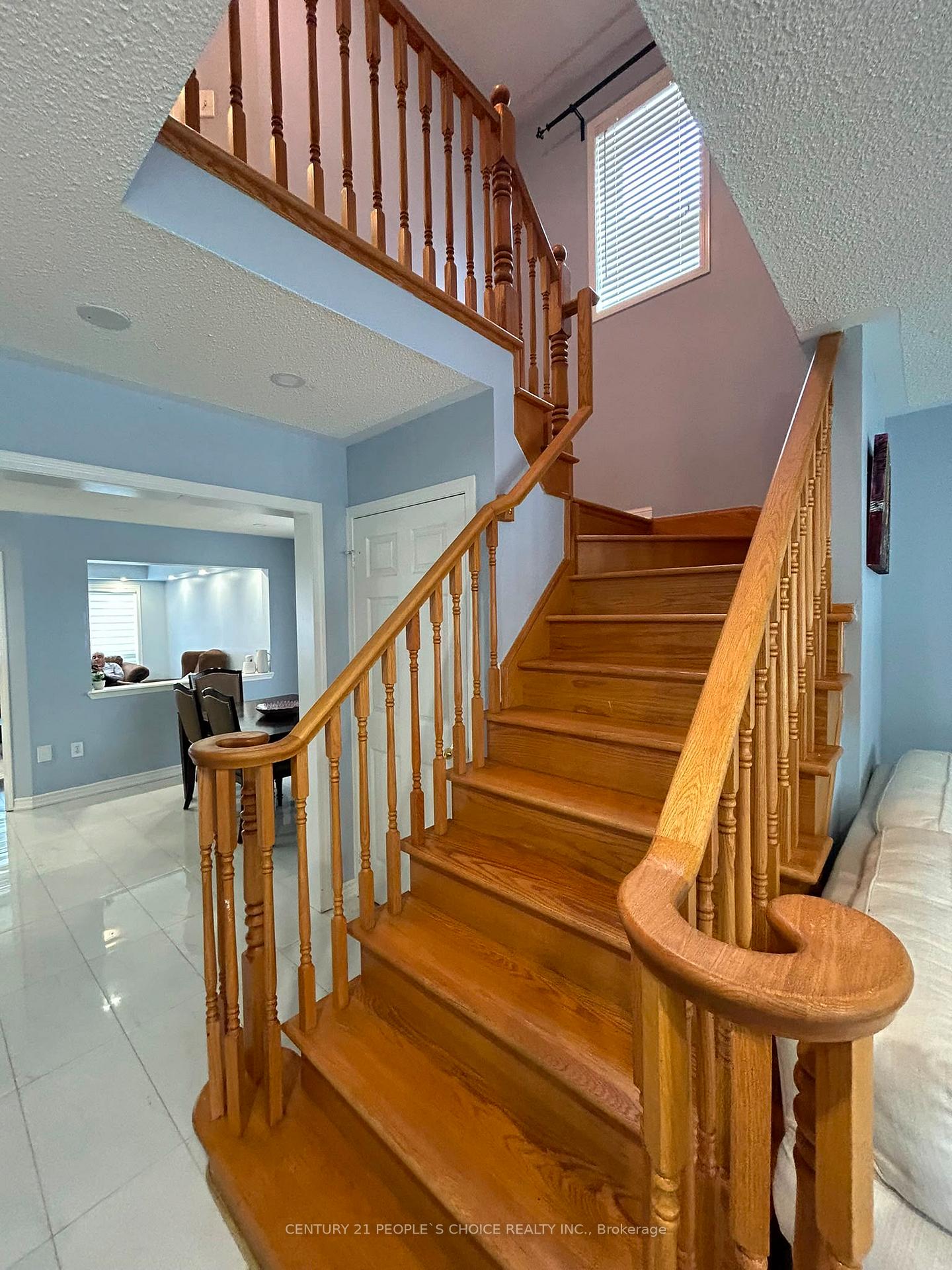 Photo 19 of 58 Ponymeadow Way, Brampton, Credit Valley — HOMEH