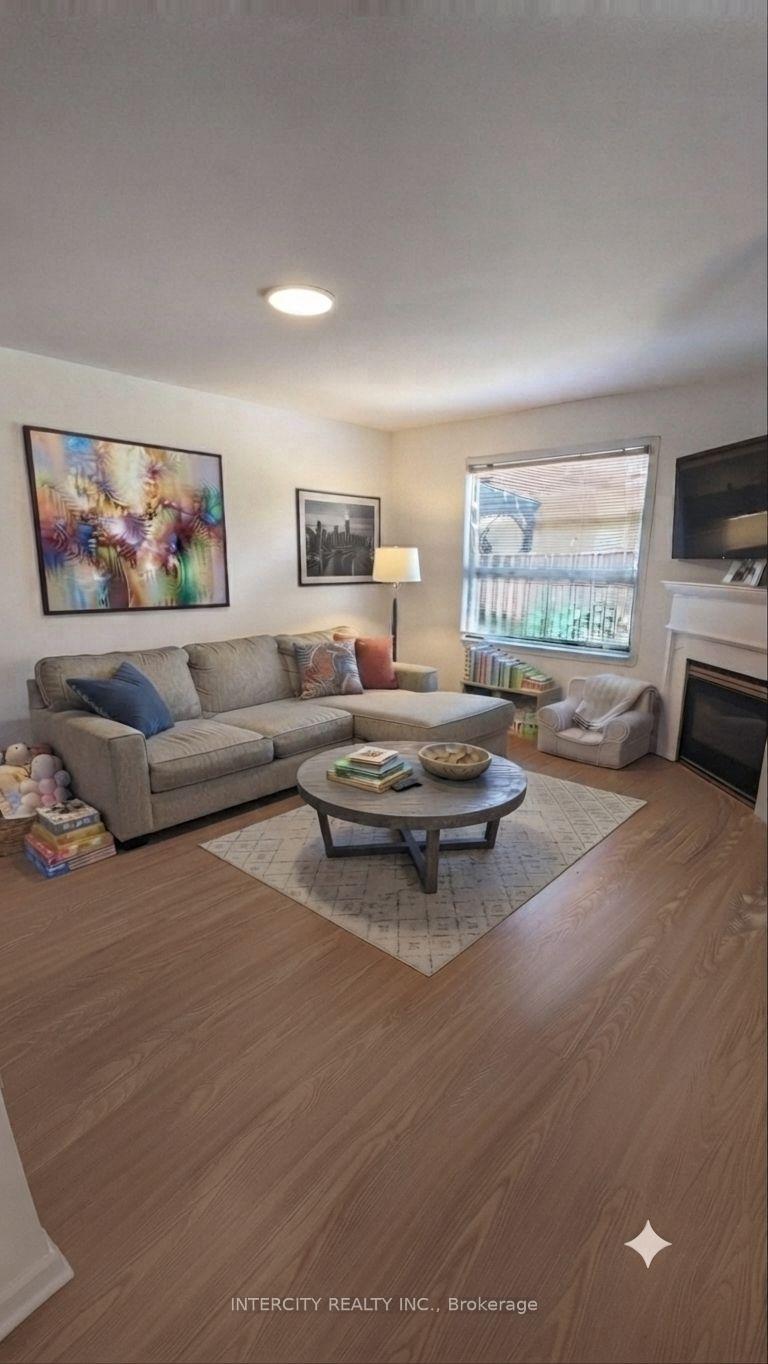 Photo 10 of 12 Castle Park Boulevard, Vaughan, Sonoma Heights — HOMEH