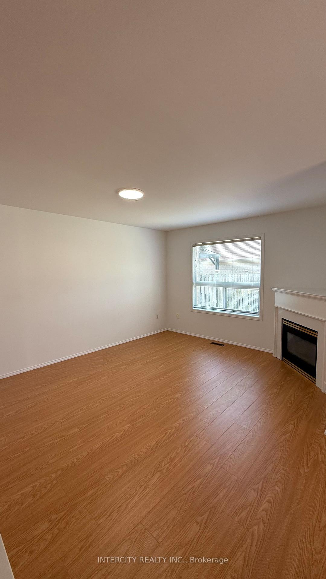 Photo 11 of 12 Castle Park Boulevard, Vaughan, Sonoma Heights — HOMEH