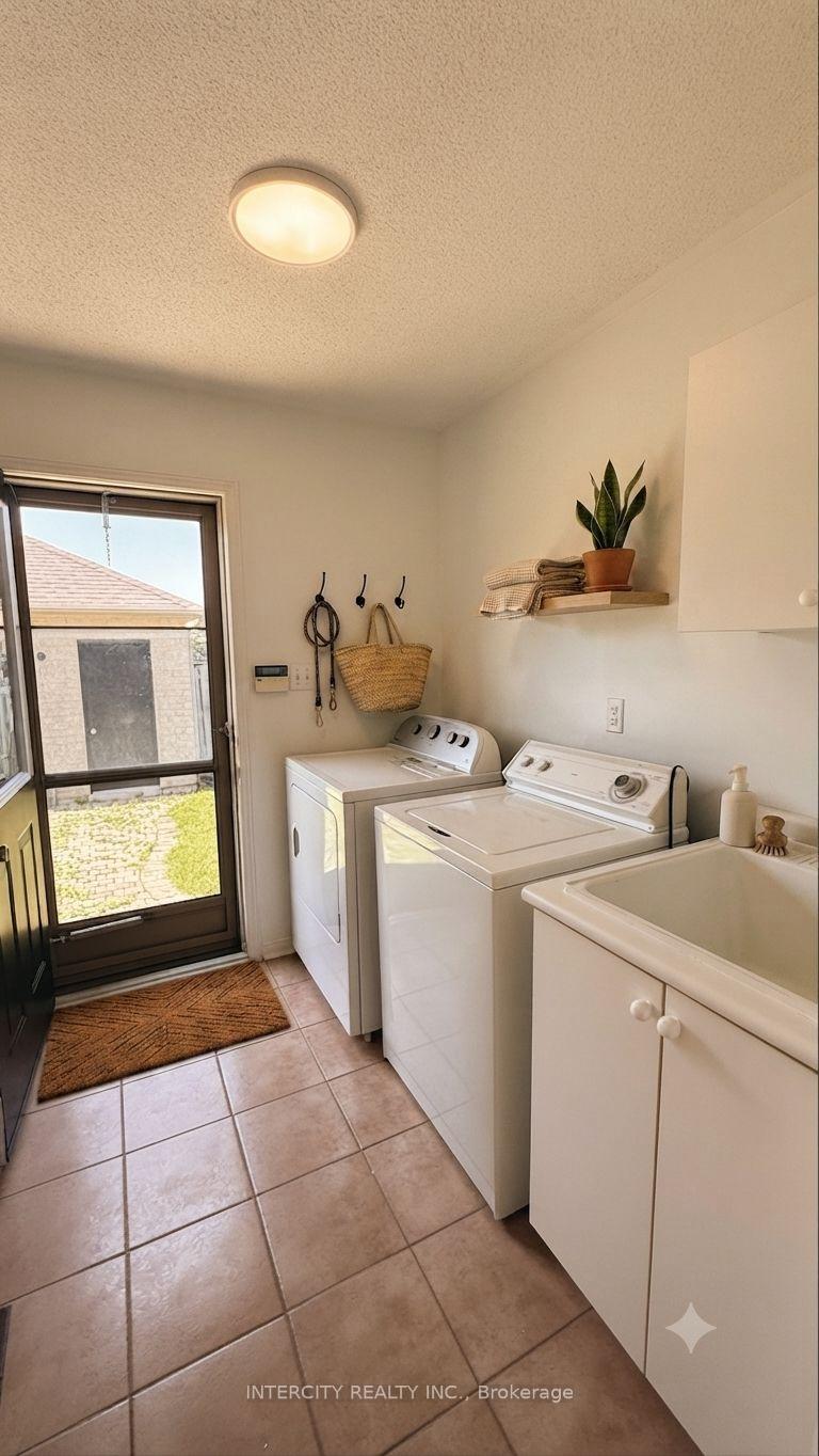 Photo 12 of 12 Castle Park Boulevard, Vaughan, Sonoma Heights — HOMEH