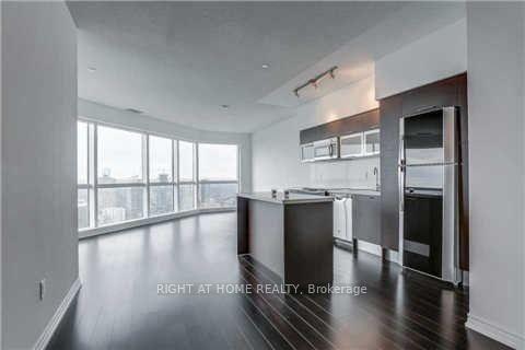 Photo 5 of Unit 5016, 386 Yonge Street, Toronto, Bay Street Corridor — HOMEH