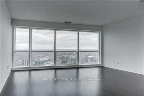 Photo 6 of Unit 5016, 386 Yonge Street, Toronto, Bay Street Corridor — HOMEH