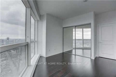 Photo 9 of Unit 5016, 386 Yonge Street, Toronto, Bay Street Corridor — HOMEH
