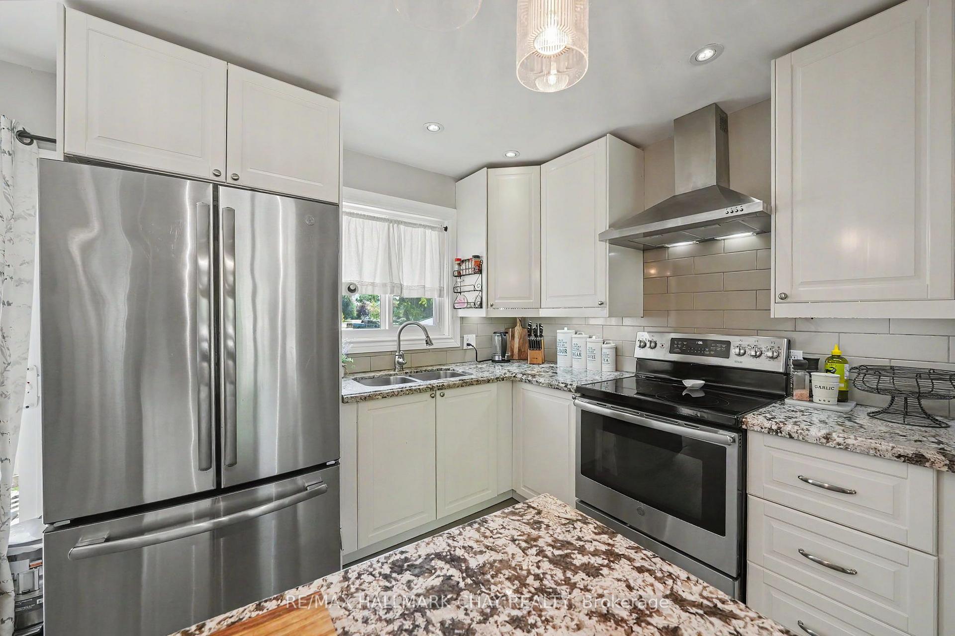 Photo 14 of 13 Downey Avenue, New Tecumseth, Alliston — HOMEH