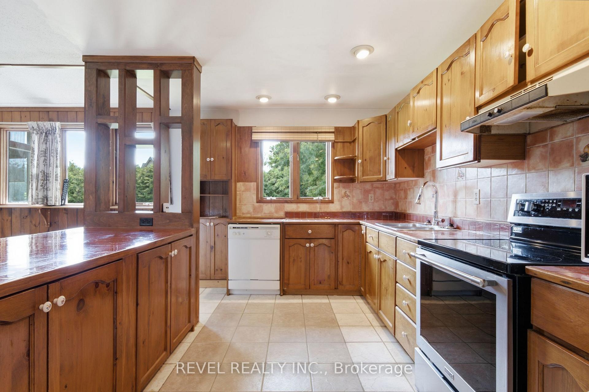 Photo 23 of 17 Ontoro Boulevard, Ajax, South East — HOMEH