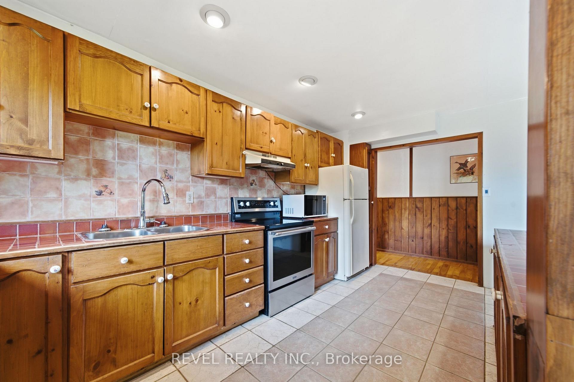 Photo 25 of 17 Ontoro Boulevard, Ajax, South East — HOMEH