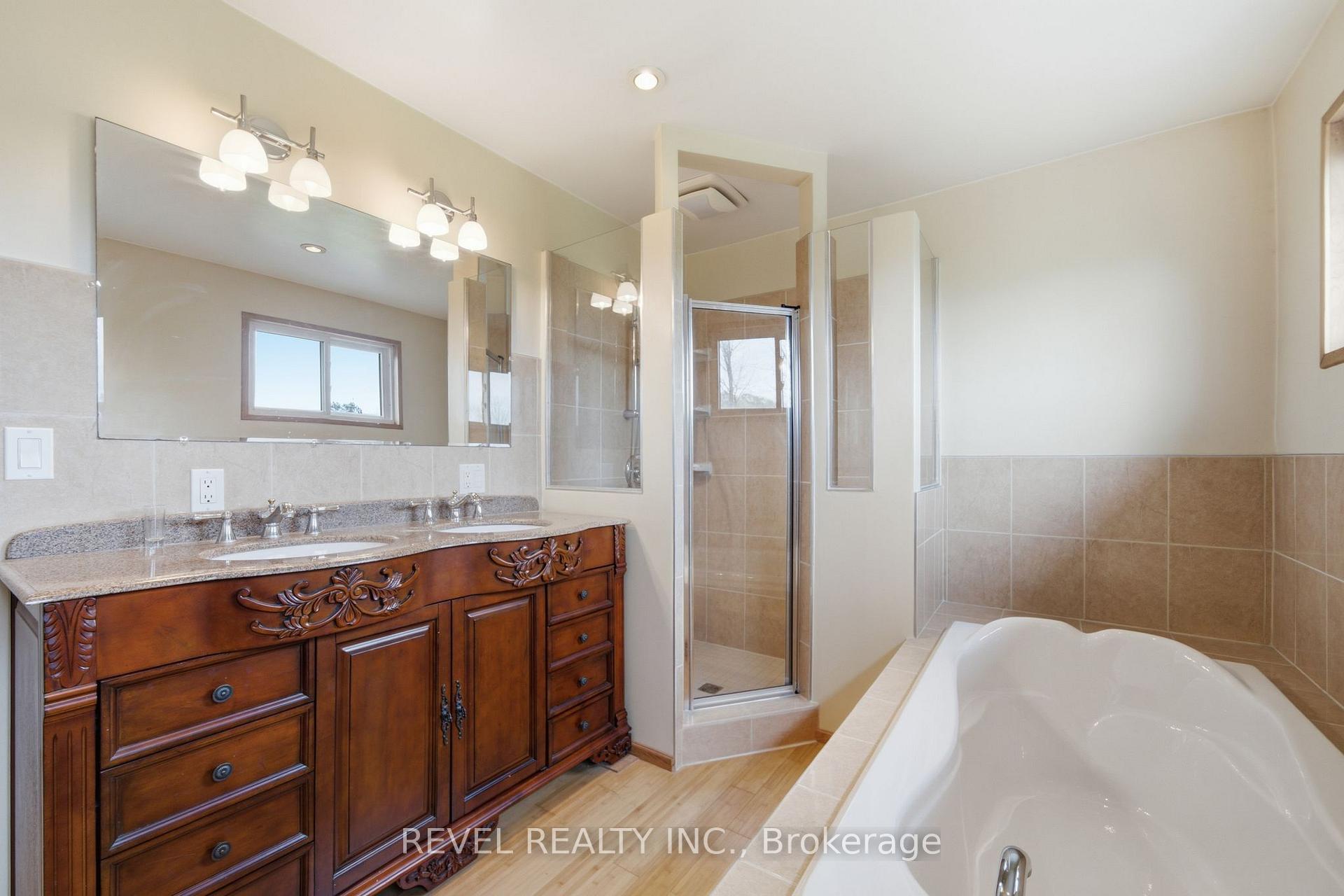 Photo 36 of 17 Ontoro Boulevard, Ajax, South East — HOMEH