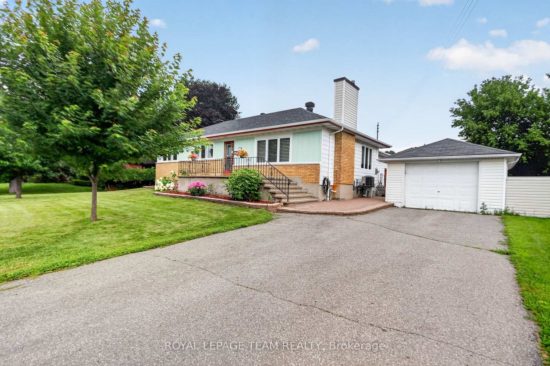 Photo 1 of 53 Fieldrow Street, Ottawa, Meadowlands/Crestview — HOMEH