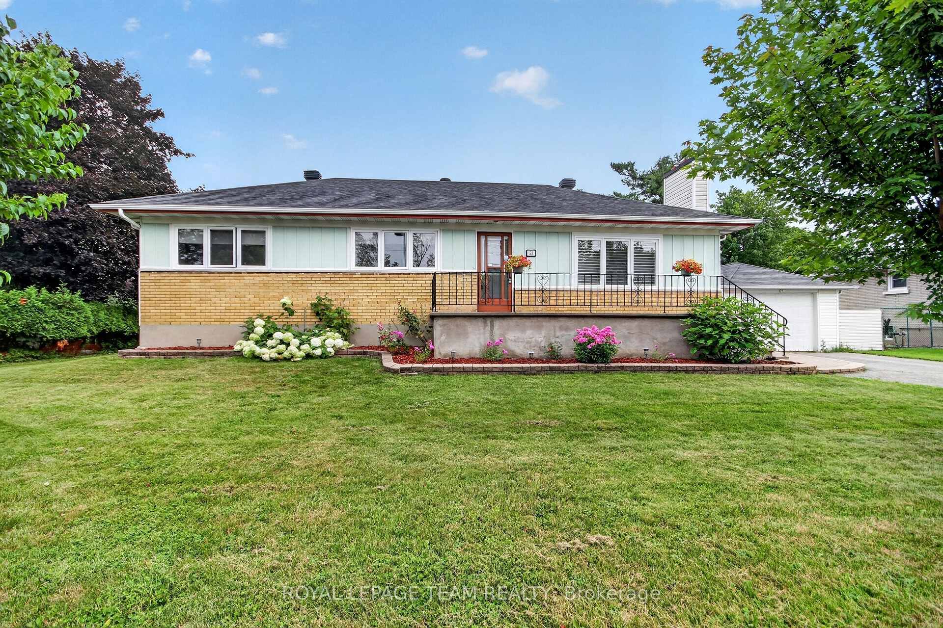 Photo 2 of 53 Fieldrow Street, Ottawa, Meadowlands/Crestview — HOMEH